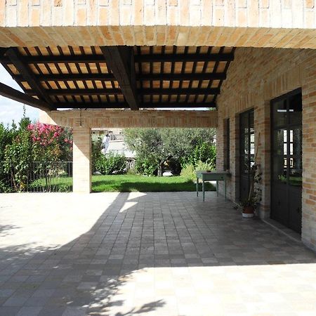 ホテルAgriturismo Eschito Montottone エクステリア 写真